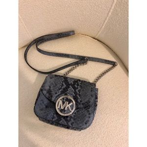 🔸 Michael Kors Snakeskin Crossbody Bag